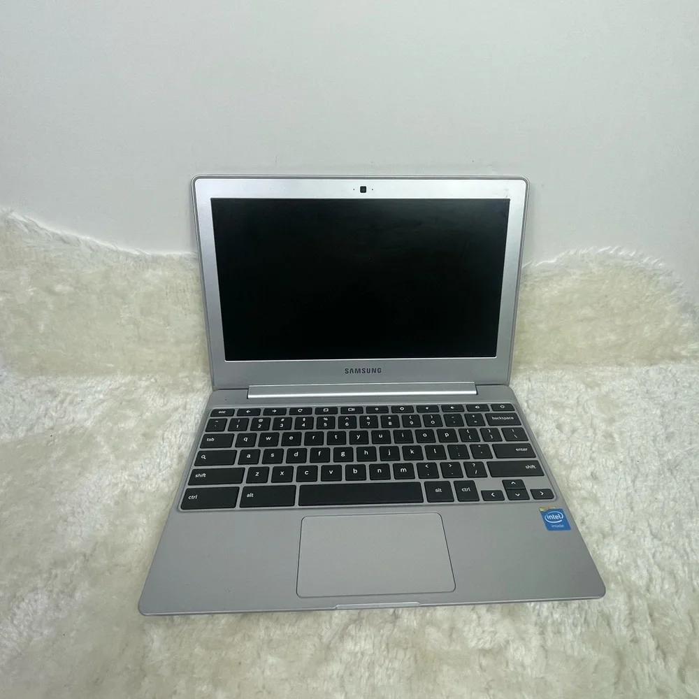 Samsung Chromebook XE500C12 with Charger